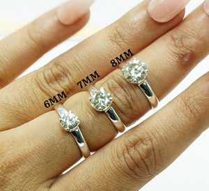 Anillo de compromiso de moissanita en plata de ley 925 Forma redonda Diamante Look Regalo para el día de San Valentín - Product Image 1