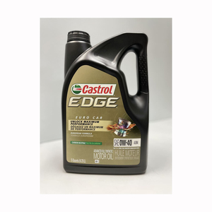 El aceite de motor Premium Castrol Syntec 0W40 reduce la fricción y ofrece potencia y una fuerte resistencia al calor - Product Image 6