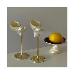 Copa de vino ecológica con concha hecha a mano para bodas, cenas y hostelería junto al mar - Product Image 2