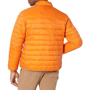 Veste matelassée d'hiver pour homme en polyester 100% coupe courte personnalisée OEM, coupe-vent, matelassée, avec fermeture éclair bidirectionnelle, livraison DDP - Product Image 2