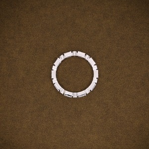 Anillo de Eternidad con Diamantes Baguette en Oro Sólido de 18k, Anillo Apilable con Diamantes Baguette y Redondos, Anillo Apilable con Diamantes Cultivados en Laboratorio - Product Image 3