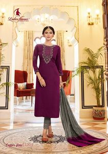 Nouvel Arrivage Pantalon Kurti de Travail Brodé en Viscose Pure de Meilleure Qualité avec Dupatta Fabrication à Surat India - Product Image 4