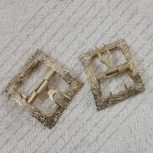 Accesorio de extremo de cinturón vikingo para correa Ajuste de cinturón medieval Hebilla de zapatos de siglo de bronce Par Hebillas de zapato de latón de siglo - Product Image 1