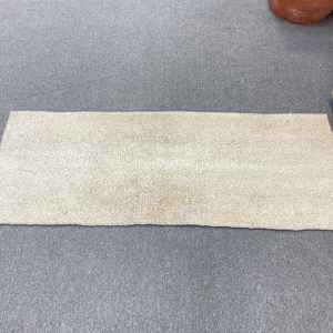 พรมตุรกีโบราณขนาดเล็ก 1.8x4.8 ฟุต พรมขนสัตว์สีเบจ - Product Image 2