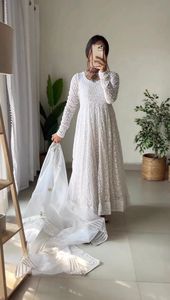 Lancement d'un nouveau styliste Occasion spéciale fête porter belle broderie fantaisie comme Chikankari travail Anarkali robe fantaisie - Product Image 4
