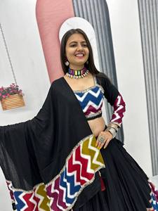 LANZAMIENTO NUEVO DISEÑADOR LEHENGA CHOLI CON DUPATTA TELA DE ALGODÓN PURO CON LONA PATTA BORDER - Product Image 2