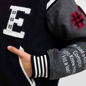 2025 haut tendance personnalisé femmes varsité veste respirant à manches courtes en cuir culture flocage en gros court tissé vêtements - Product Image 5