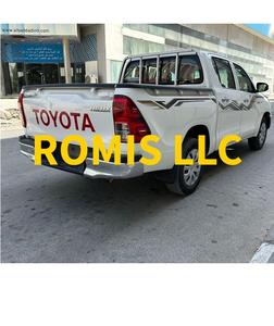 Toyota Hilux Double Cab Pickup Usato 2022 Bianco 4 Porte Veicolo Utilitario per Trasporto e Guida Quotidiana - Product Image 2