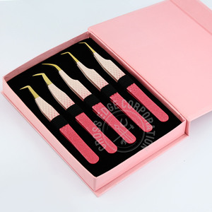 Pinzas para Extensión de Pestañas Mega Boot de 90 Grados, Color Rosa Brillante, 14 cm de Largo, Probadas a Mano, Herramienta para Aislamiento de Pestañas - Product Image 1