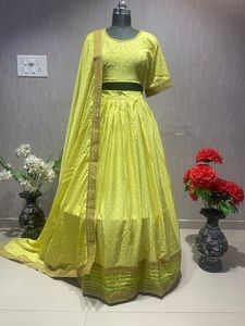 Lehenga choli-ropa de boda para novia, seda crepé con codificación y trabajo de secuencia, Color amarillo especial, Haldi, hermoso, venta al por mayor - Product Image 3