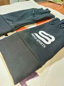 ถุงมือขี่ม้าแบบเรียบง่ายสำหรับฤดูหนาว คุณภาพสูง ปรับแต่งได้ ใช้ได้ทั้งชายและหญิง รองรับหน้าจอสัมผัส เหมาะสำหรับใช้ในชีวิตประจำวัน กิจกรรมกลางแจ้ง งานปาร์ตี้  สามารถใส่โลโก้ส่วนตัวได้ - Product Image 3