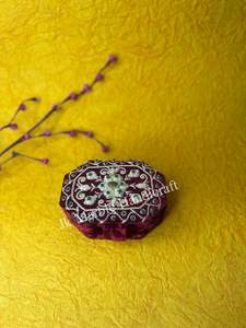 Caja de Joyería Bordada a Mano con Tela Roja Shanell, Precio de Mayoreo, Solución de Almacenamiento de Joyería - Product Image 3