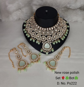 FANCY ANTIGUO TRADICIONAL Y DE MODA TONO DORADO KUNDAN PERLA GARGANTILLA COLLAR PENDIENTES CONJUNTO CON MANGTIKA PARA MUJER Y NIÑA - Product Image 4