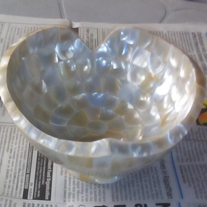 Bol en nacre scintillante artisanal conçu à la main pour les centres de table et les cadeaux spéciaux du Ramadan - Product Image 2