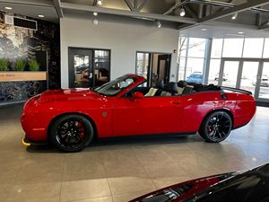 Dodge Challenger SRT Hellcat Jailbreak 2023, Tracción Trasera, Motor V8 Supercargado de 717 HP, Auto Convertible Automático - Product Image 5