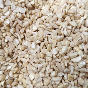 เม็ดมะม่วงหิมพานต์ดิบพร้อมส่ง คั่วแห้ง แตกหัก แบดัม ซานติโก้ รับผลิตแบบ OEM, ODM และบรรจุภัณฑ์ตามสั่ง - Product Image 1