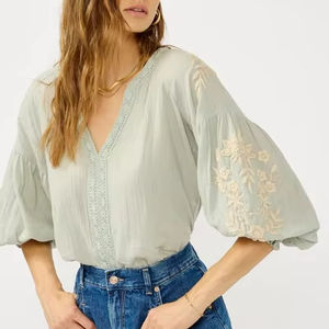 100% coton brodé Boho Blouse dentelle décoration manches longues ballon smocké poignets fendu col en V coupe ample pour la saison de printemps - Product Image 1