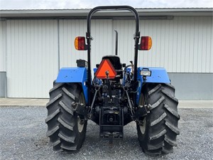 Tractor Agrícola Compacto USADO HOLLAND 110-90 de 4 Ruedas y 100 CV con Motor y Caja de Cambios y Equipo Agrícola en Venta - Product Image 5