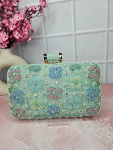 Pochettes à broder en gros pochettes pour femmes en vrac faveurs de mariage indien sac à main pour femmes brutes au prix le moins cher par LUXURY CRAFTS - Product Image 5