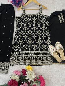 Costume sans manches en faux georgette de créateur avec pantalon plazzo ample - Product Image 4