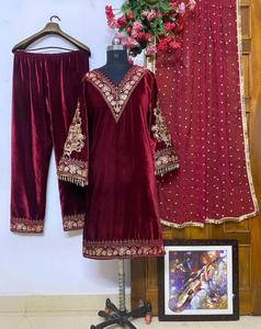 Kurti pantalon avec dupatta en velours lourd de qualité d'exportation indienne, broderie zari, design Evergreen, achat en ligne en Inde - Product Image 3