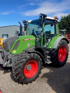 Tractor Agrícola Fendt 718 de 8 HP con Tracción en las 4 Ruedas y Transmisión por Engranajes, Alta Precisión, Motor Potente, Oferta de Bajo Costo - Product Image 2