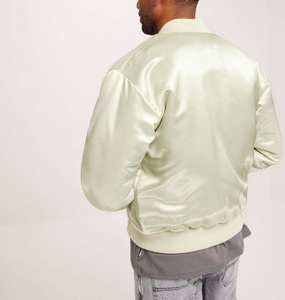 Veste universitaire en satin décontractée pour homme, hiver, 100% polyester, avec décoration boutonnée, veste de baseball universitaire pour homme - Product Image 2