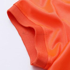 Vente directe usine – Prix raisonnable – T-shirt en maille respirant pour homme, col en V oversize, 100 % polyester, manches courtes, couleur unie - Product Image 4