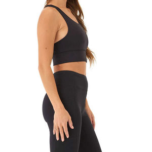 Soutien-gorge de sport respirant à séchage rapide de haute qualité pour femmes grandes tailles, idéal pour le yoga et la course à pied, style simple, logo sur le devant - Product Image 4