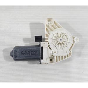 MOTORE ELETTRICO PER FINESTRINO ANTERIORE DESTRO VOLKSWAGEN Golf 7 Sedan 5Q4959802B (12>) - Product Image 1