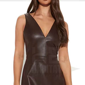 Robe en cuir tendance pour femme, coupe ajustée avec col rond, tenue décontractée moderne - Product Image 5