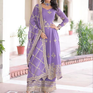 ชุดผ้าคลุมไหล่สีเงินแบบพับได้ ไม่ยับง่าย สำหรับผู้หญิง-เหมาะสำหรับงานปาร์ตี้ งานแต่งงาน และงานดิวาลี ใช้ได้ทุกฤดูกาล - Product Image 1