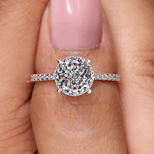 Bague de fiançailles solitaire avec accent en diamant de laboratoire de coupe portugaise antique de 3 carats, or blanc 18 carats, luxe, certifiée IGI, plaquée rhodium - Product Image 1