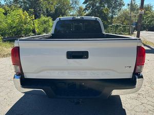 Toyota Tacoma TRD Off Road V6 2017, Doble Cabina, LB, 4WD - Product Image 6