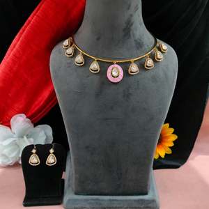 คุณภาพสูง unut kundan & สร้อยคอโลหะพรีเมี่ยมหรูหราสง่างามที่ไม่ซ้ำกับเสร็จสิ้นไร้ที่ติสำหรับทุกโอกาส - Product Image 5