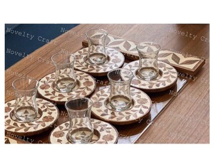 Juego de bandeja de servicio de seis platos ecológica hecha a mano, acrílico decorativo de madera con mango de nácar y posavasos - Product Image 1