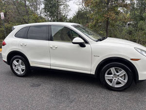 2011 POR SCHE CAYENNE S AWD - Product Image 5