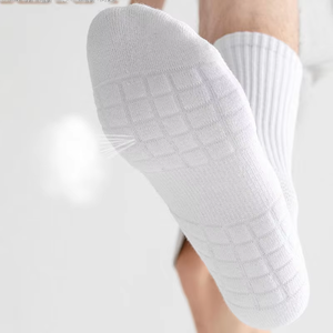 Calcetines Deportivos Atléticos de Baloncesto y Fútbol, Calcetines Personalizados con Estampado a Mano, MOQ Bajo, Calcetines Blancos - Product Image 4