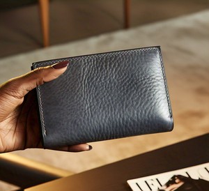 Cartera de mano de cuero Premium para mujer Sofisticación urbana Encanto refinado para cada ocasión Accesorio clásico elegante para mujer - Product Image 3