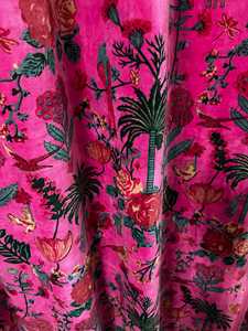 Cortina de Terciopelo Rosa Intenso con Diseño de Aves y Flores, Cortinas Botánicas Vintage, Estilo de Terciopelo de Algodón de Lujo - Product Image 5