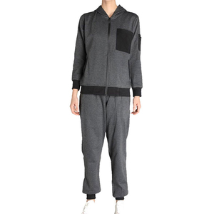 Survêtements pour femmes sur mesure, entièrement zippés, en coton, avec logo personnalisé, capuche, poche latérale, en polaire, taille élastique, coupe oversize - Product Image 1