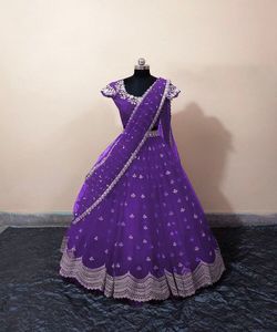 โดดเด่นในทุกโอกาสด้วยชุดปาร์ตี้ lehenga choli ที่ทันสมัยของเราออกแบบมาเพื่อให้คุณโดดเด่นจากชุด Kurta ฝูงชน - Product Image 2