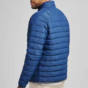 Chaqueta acolchada de poliéster de punto liso en blanco con logotipo personalizado de invierno para hombre - Product Image 2