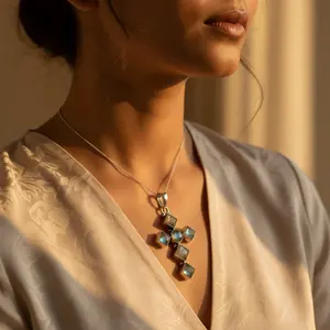 Colgante de Cruz de Piedra Lunar en Plata 925 con Baño de Rodio y Oro Rosa Hecho a Mano para Mujer - Product Image 1