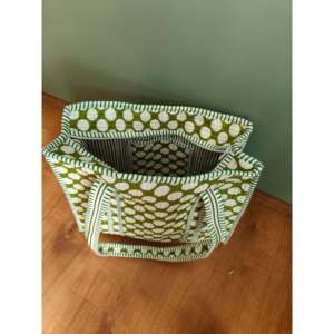 Bolso Tote Pequeño Color Oliva con Cierre, Forro de Poliéster, Estilo Normcore/Minimalista, Bolsillo Interior y Acolchado para Uso Diario - Product Image 2