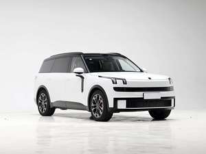 SUV à essence haute performance d'occasion avec transmission automatique et sièges en cuir pour les voyages en famille et les trajets en ville - Product Image 2