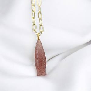 Collier de poissons de pierres précieuses 25x8mm Pierre précieuse sculptée en forme de poisson plaqué or Collier fait main Pierre naturelle Sculpture Fournisseur de bijoux - Product Image 6