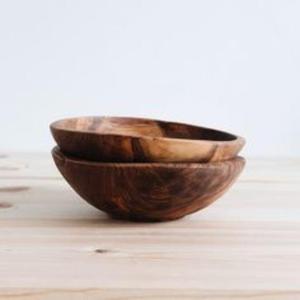 Bols de service en bois d'olivier artisanal aux propriétés antibactériennes naturelles adaptés à la fois au service et à la décoration - Product Image 1