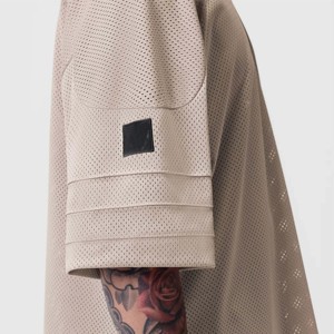 Camiseta deportiva de malla transpirable Premium para hombre: ligera, de secado rápido e ideal para todas las actividades atléticas - Product Image 4