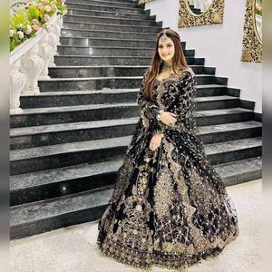 Conjunto de lehenga choli de fiesta de alta calidad mf113 en georgette con lentejuelas, semi-confeccionado, estilo nupcial, con dupatta y blusa elaboradas. - Product Image 1